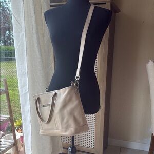 Longchamp Cream Crossbody Bag with Versatile Style